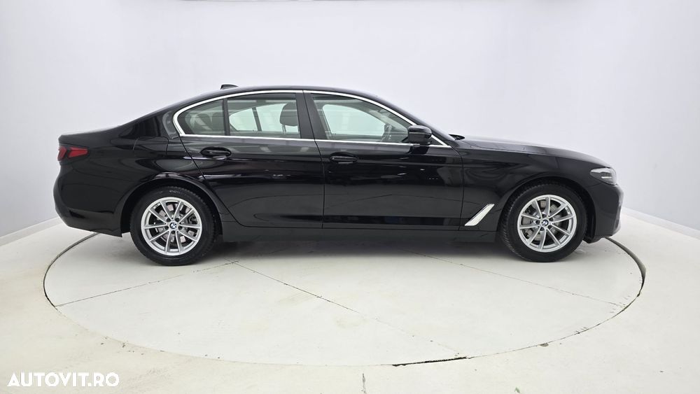 BMW Seria 5 530i xDrive AT MHEV - 5