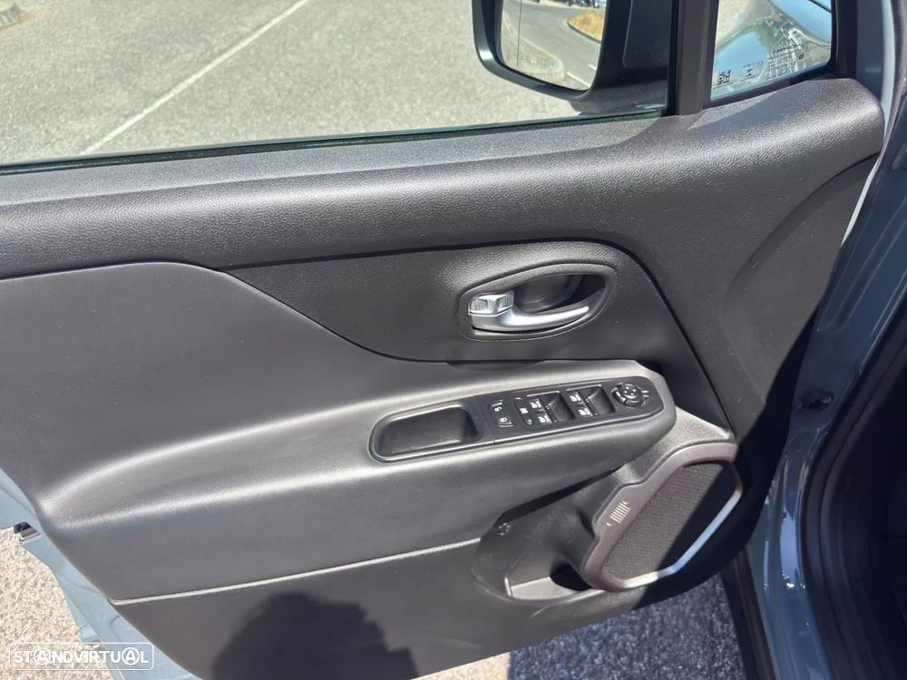 Jeep Renegade 1.0 T Limited - 23
