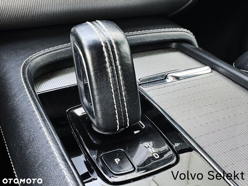Volvo XC 90 - 22