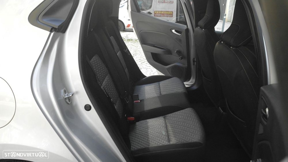 Renault Clio 1.0 TCe Limited - 18