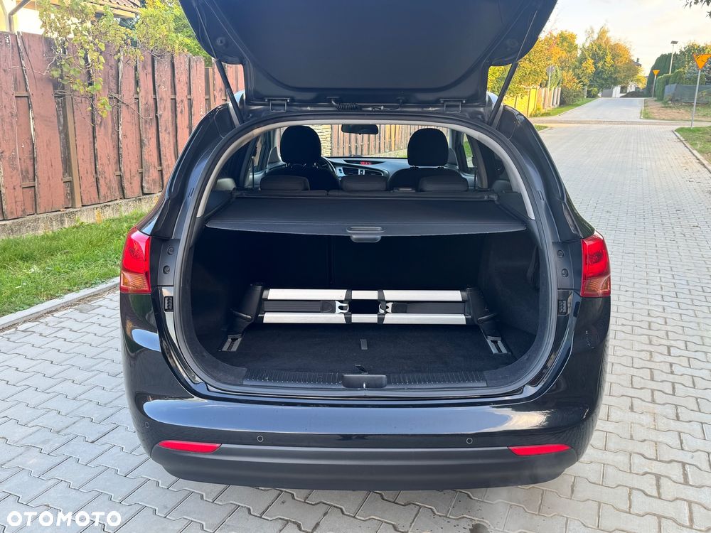 Kia Ceed 1.6 GDI Fifa World Cup Edition - 11