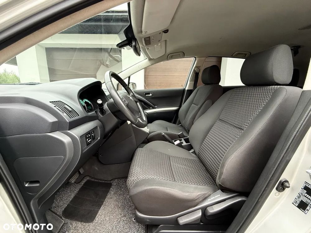 Toyota Corolla Verso 1.8 Sol 7os MM - 12