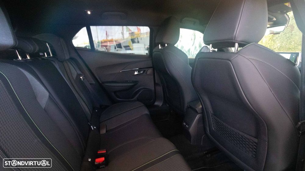 Peugeot 2008 1.2 PureTech GT - 10