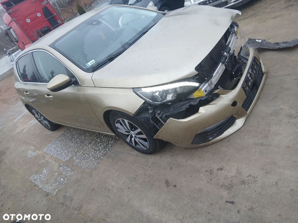 Peugeot 308 1.2 PureTech Allure S&S EAT6 - 1