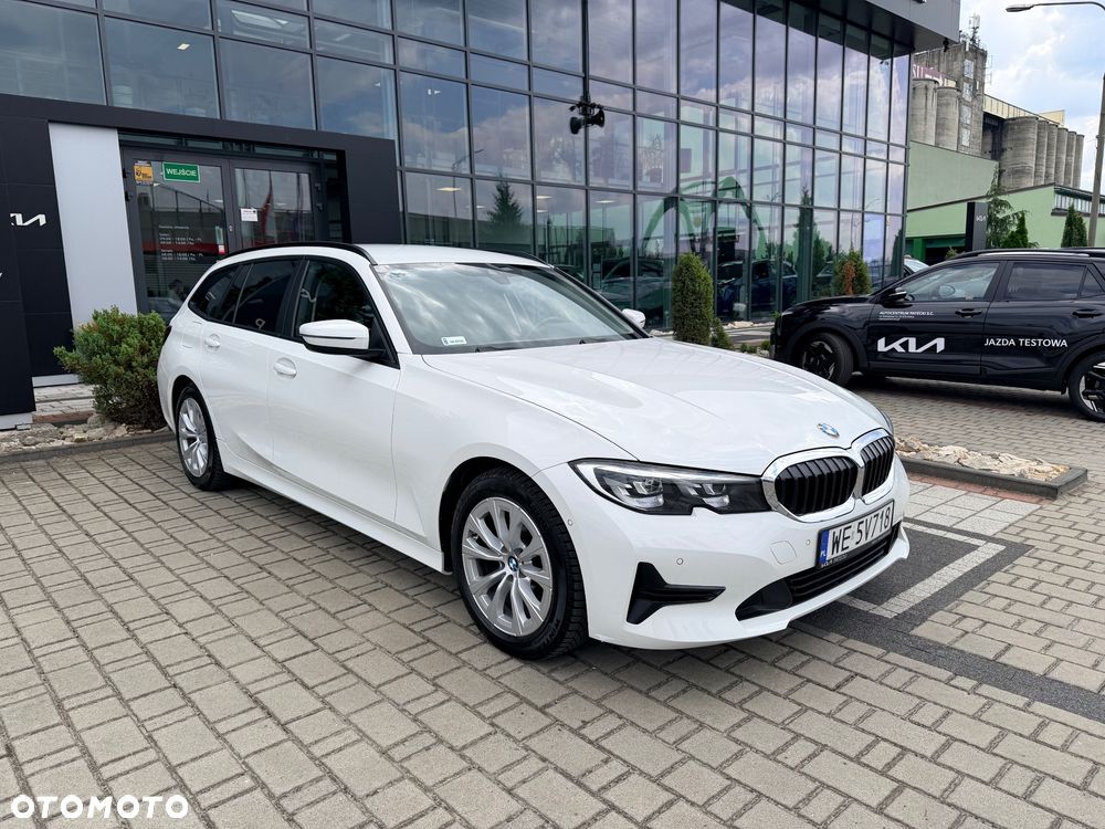 BMW Seria 3 318i - 5