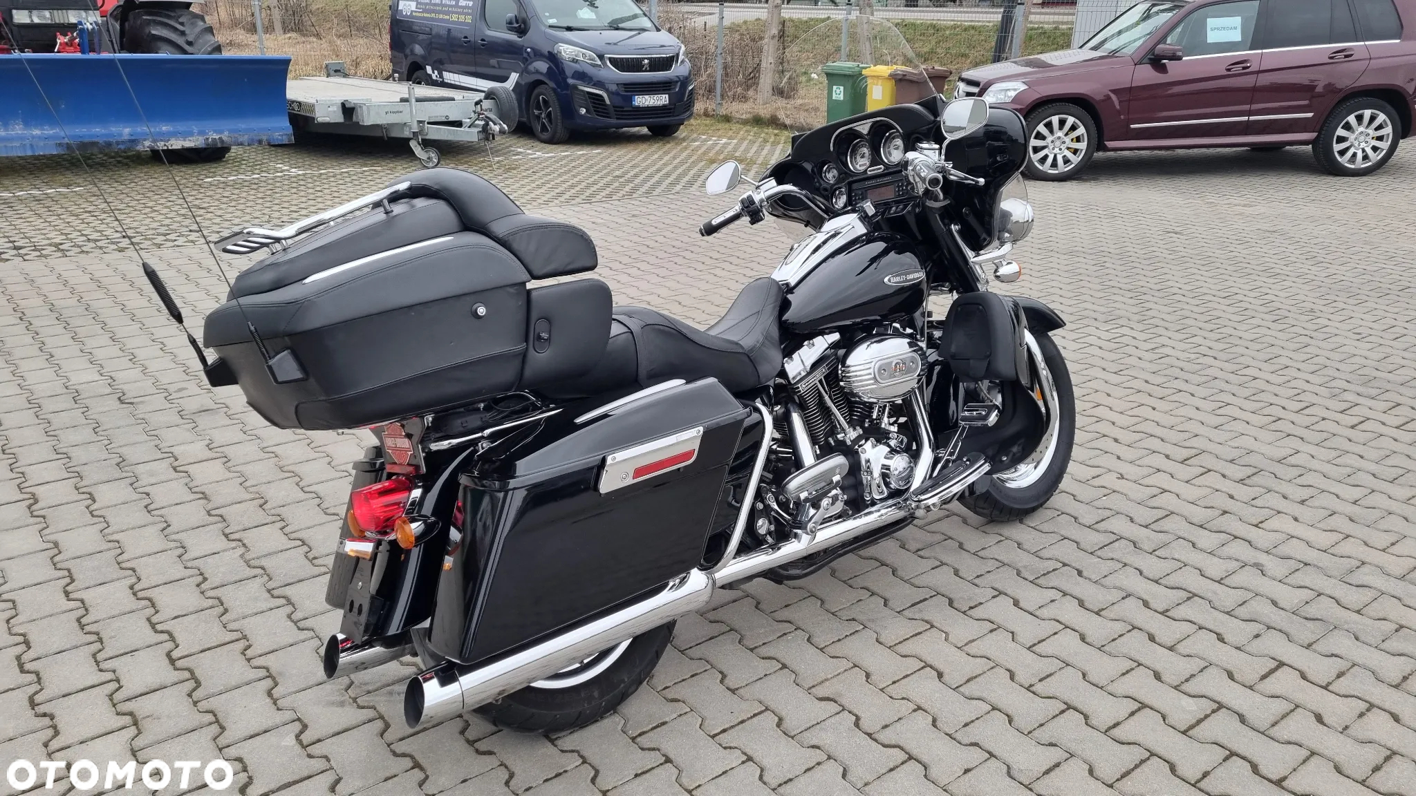 Harley-Davidson FLHTCU Ultra - 2