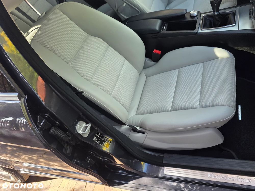 Mercedes-Benz Klasa C 280 Avantgarde Sport Edition + - 31
