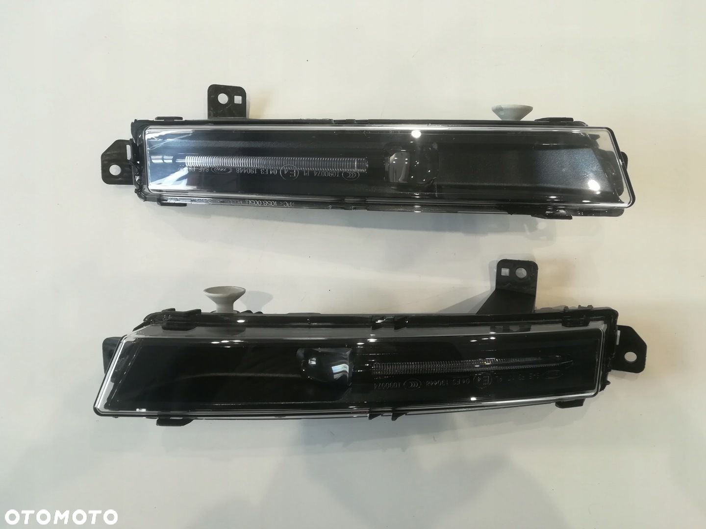 JAGUAR E PACE X540 HALOGEN LED DZIENNY NOWY ORG - 3