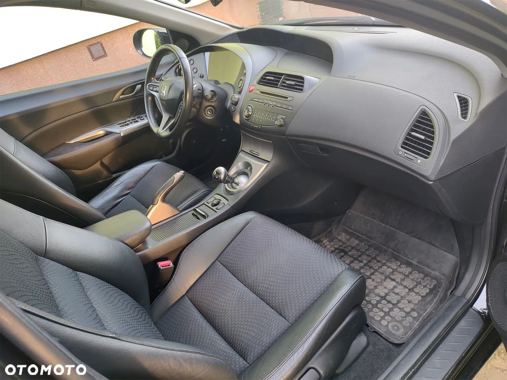 Honda Civic 1.8 GT Special Edition - 12