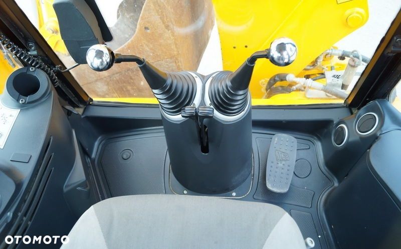 JCB 4CX - 14