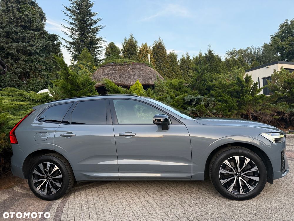Volvo XC 60 B4 D Plus Dark - 19