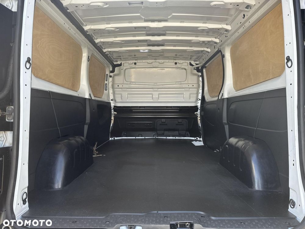 Renault Trafic - 15