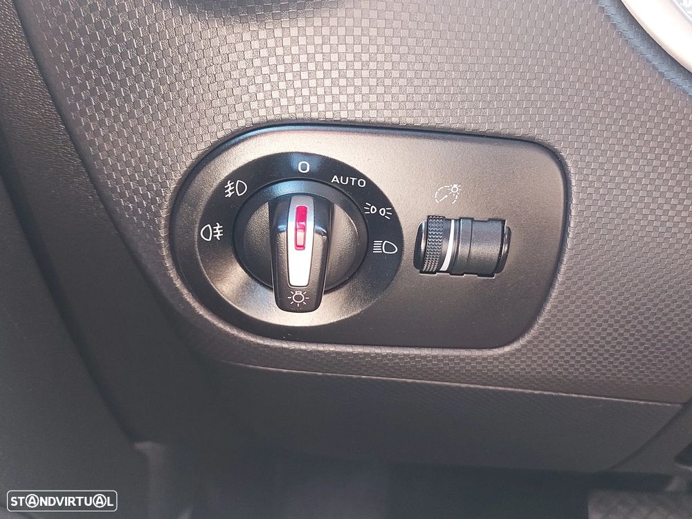 SEAT Leon 1.6 TDI Sport DSG - 21