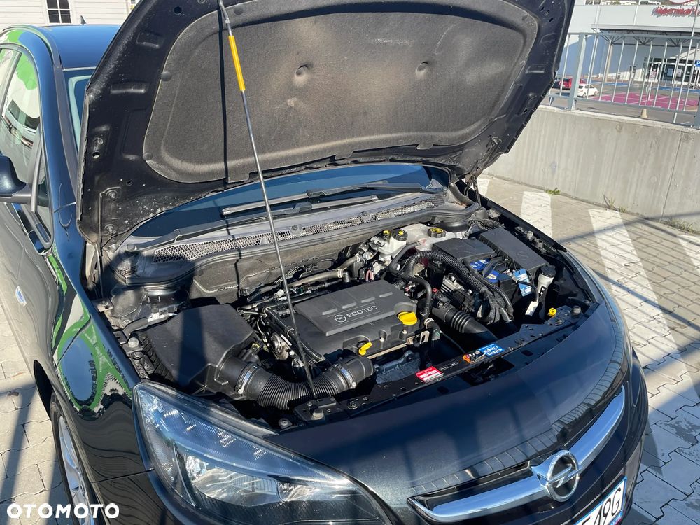 Opel Astra 1.4 Turbo Cosmo - 4