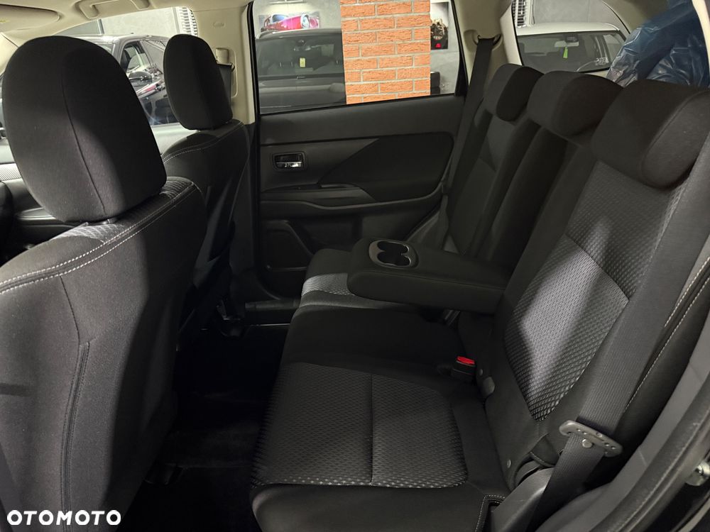 Mitsubishi Outlander 2.0 2WD CVT Diamant - 14