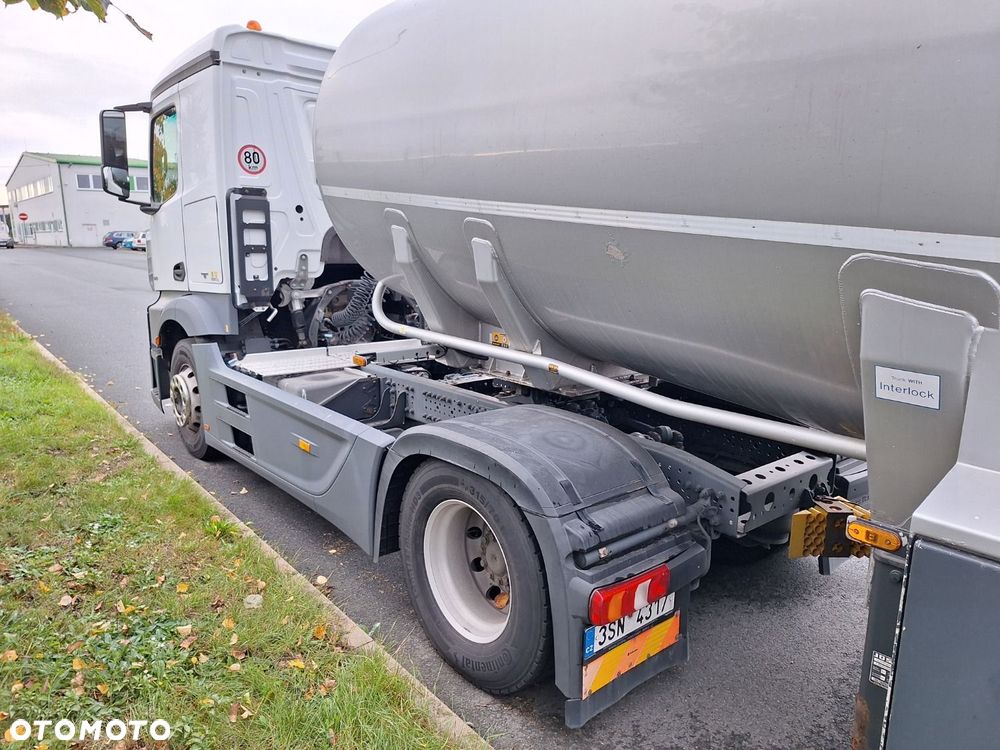 Versalift Actros  1843 - 6