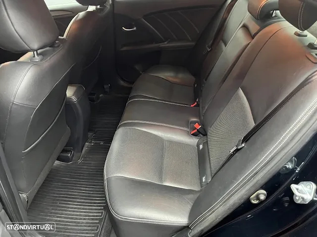Toyota Avensis SD 1.6 D-4D Exclusive +P.Business - 26