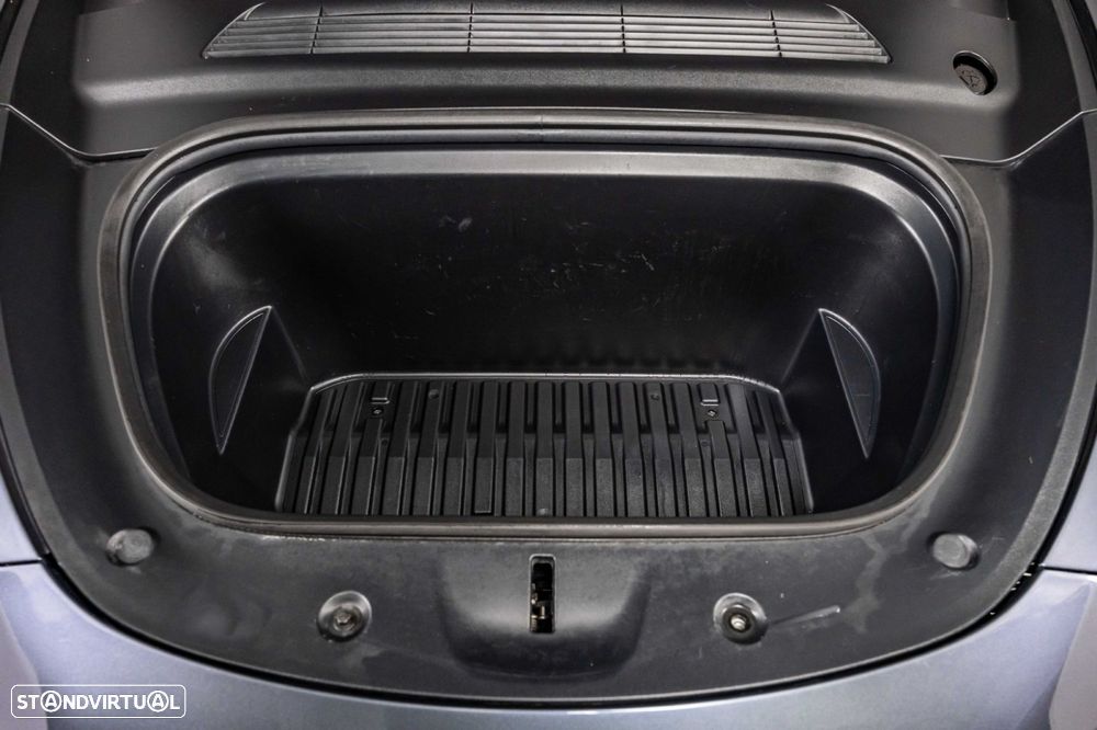 Tesla Model Y Performance Tração Integral - 17