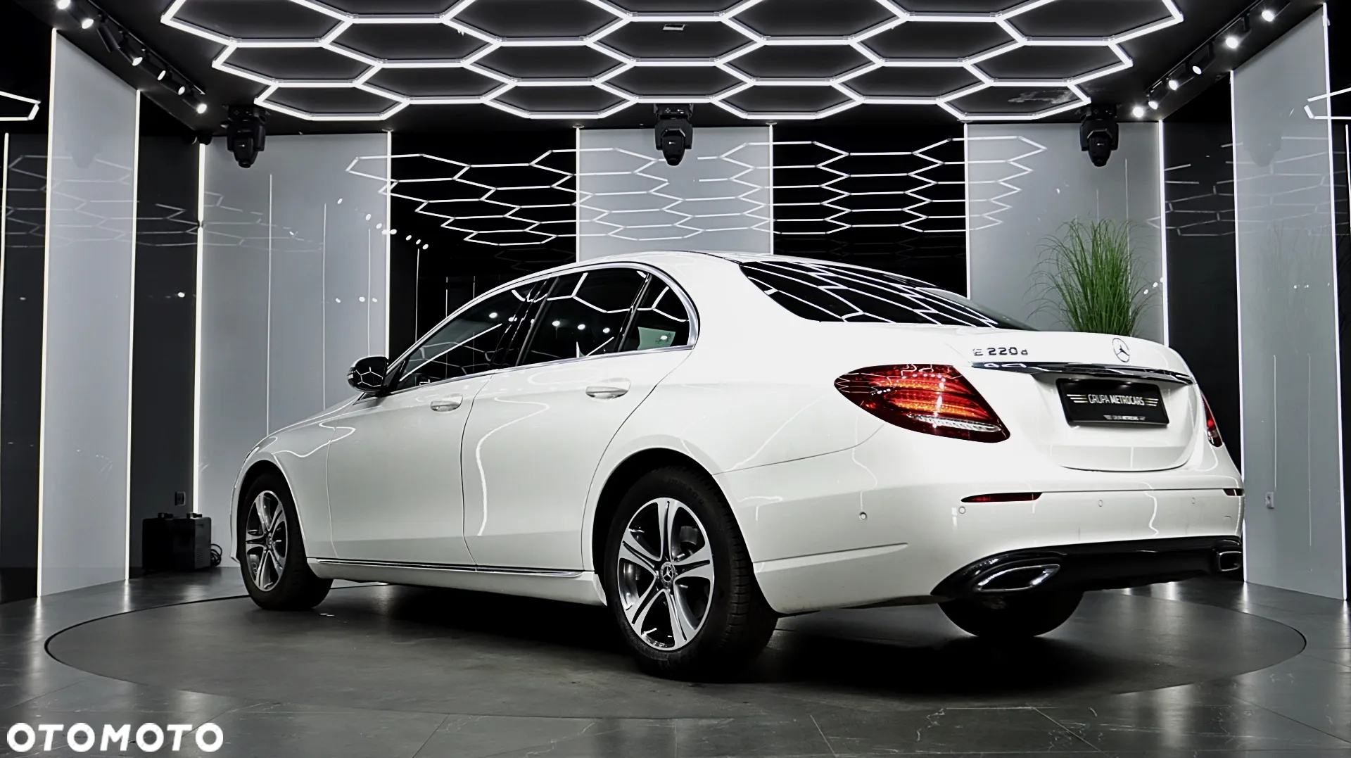 Mercedes-Benz Klasa E 220 d 9G-TRONIC - 5