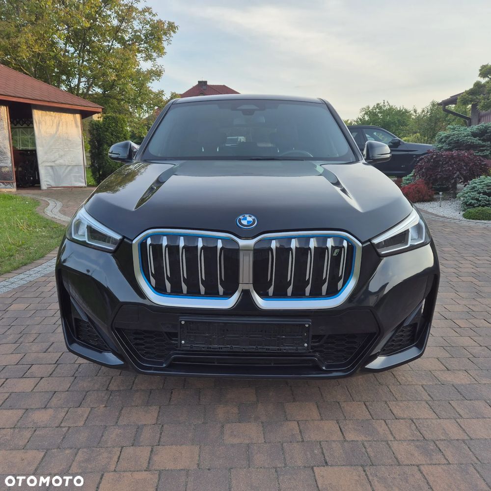 BMW iX1 xDrive30 M Sportpaket - 22