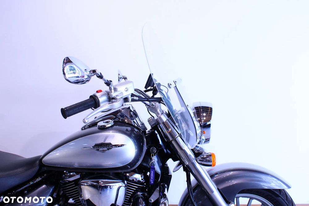 Suzuki Intruder - 15