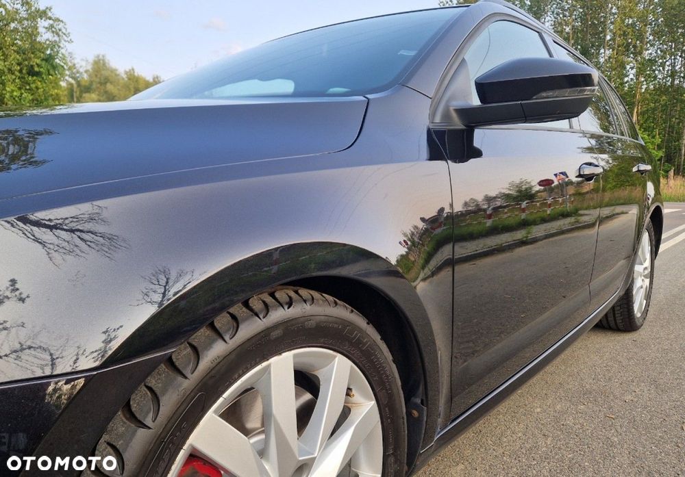 Skoda Octavia Combi 2.0 TDI (Green tec) RS - 15