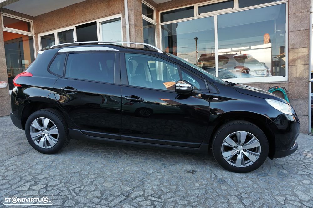 Peugeot 2008 1.2 VTi Active - 4