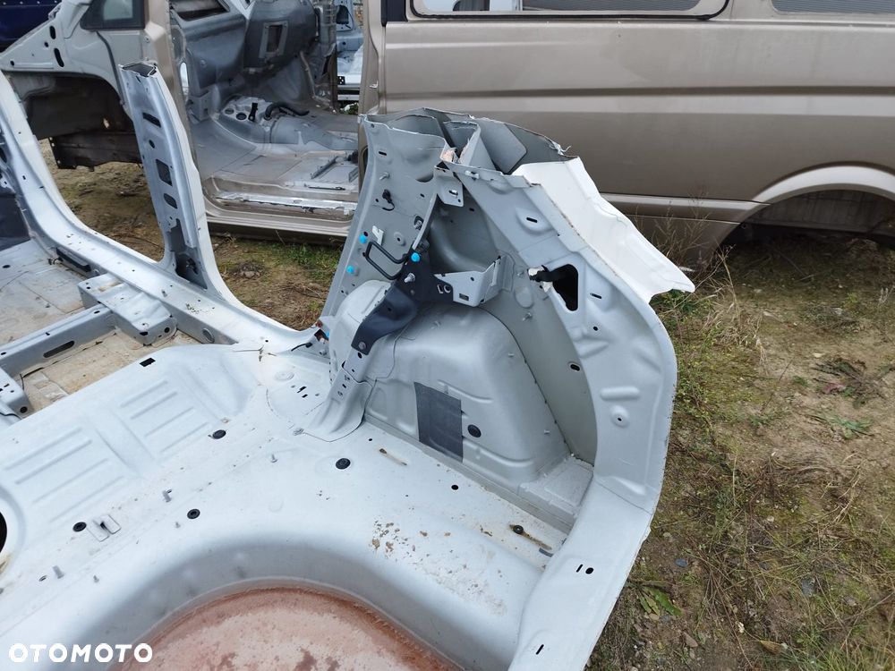 BŁOTNIK TYŁ PRAWY ĆWIARTKA JEEP AVENGER  BIAŁY 934 - 2