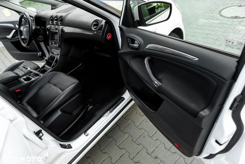 Ford S-Max - 31