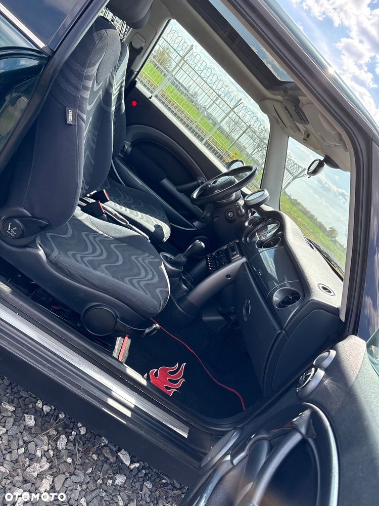 MINI Cooper Seven - 12