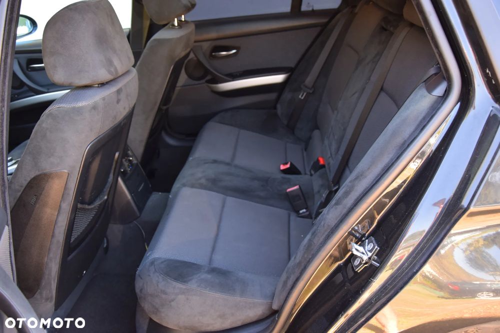 BMW Seria 3 318i - 23