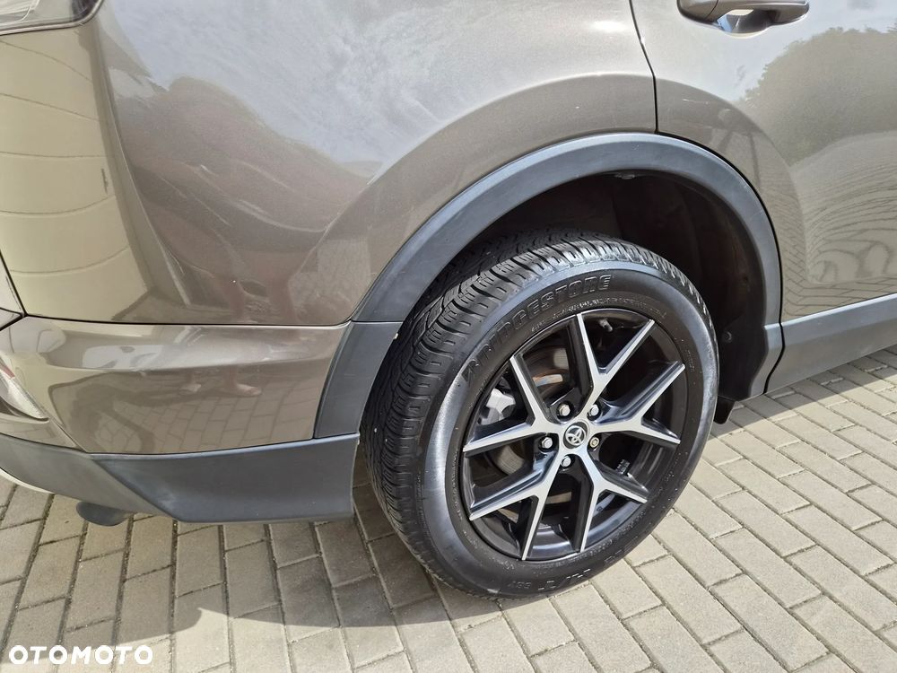 Toyota RAV4 Hybrid Premium 4x2 - 36