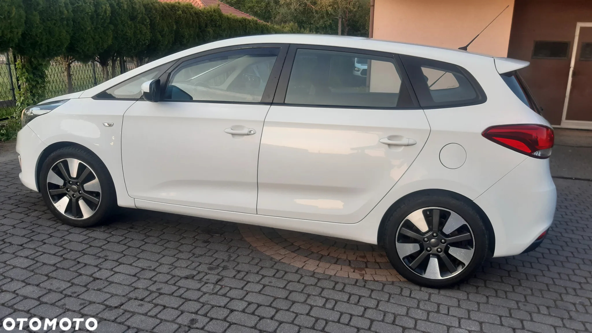 Kia Carens 1.7 CRDi L - 17