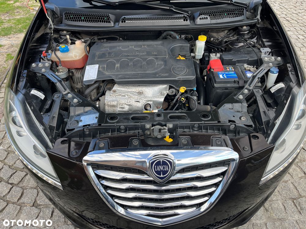 Lancia Delta 1.6 MJ Platino - 15