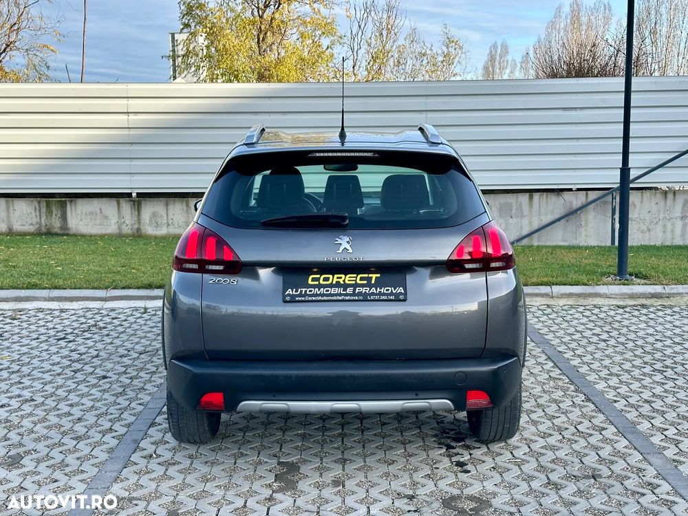 Peugeot 2008 - 11