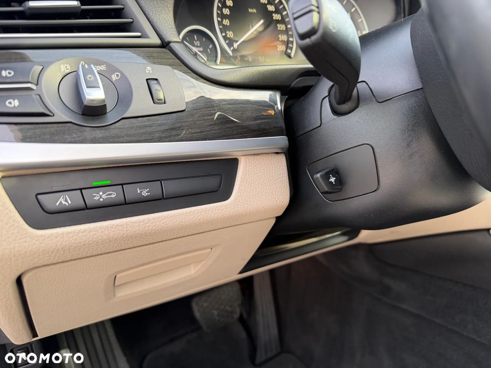 BMW Seria 5 525d - 8