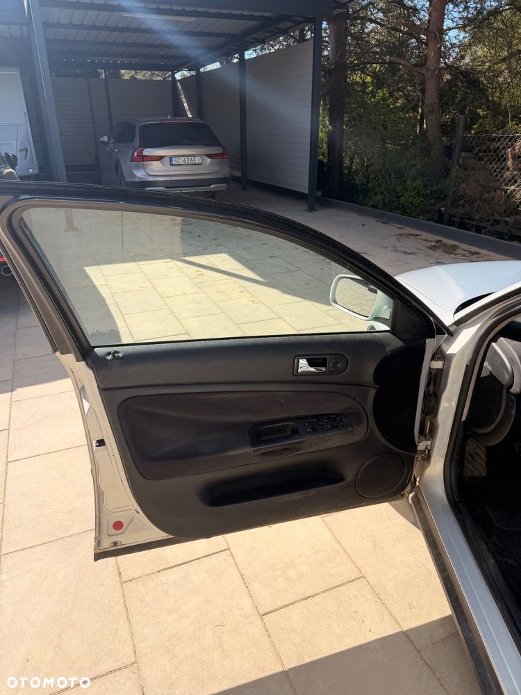 Volkswagen Passat 1.9 TDI Comfortline - 7