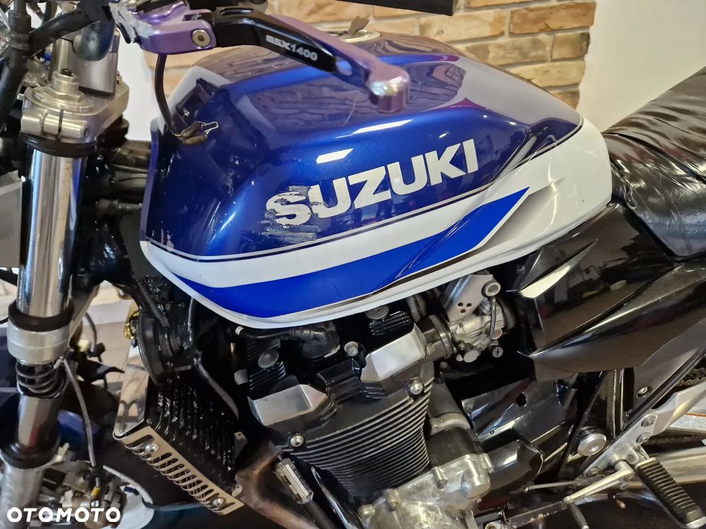 Suzuki GSX - 33