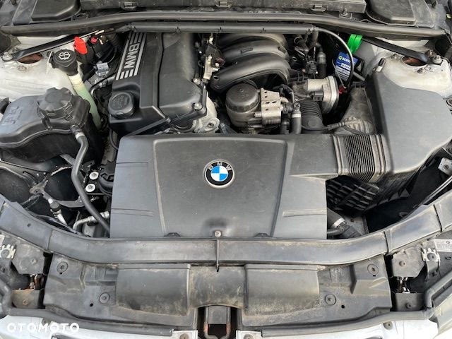 BMW Seria 3 318i - 18