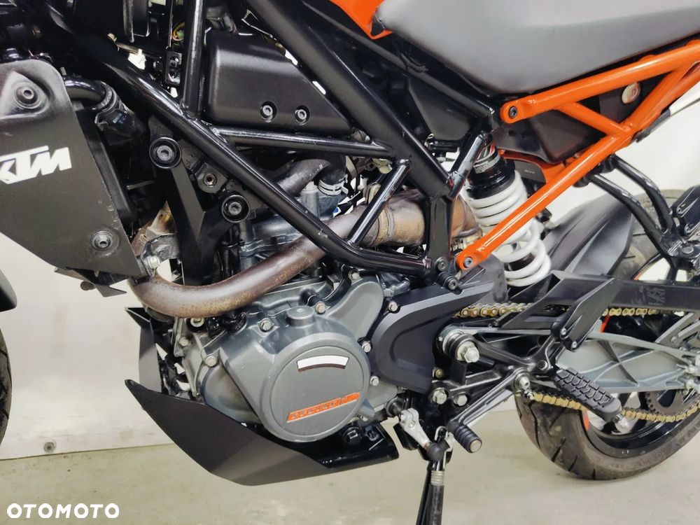 KTM Duke 125 - 23