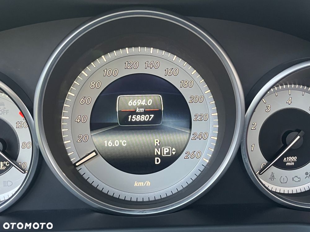 Mercedes-Benz Klasa E 250 7G-TRONIC Sport Edition - 13