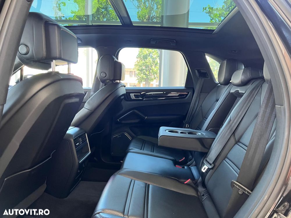 Porsche Cayenne - 6