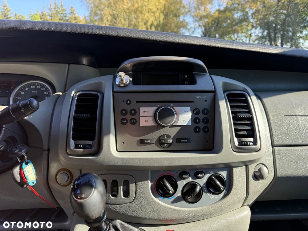 Opel Vivaro - 11