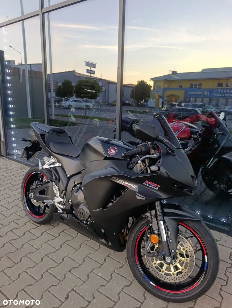 Honda CBR - 25