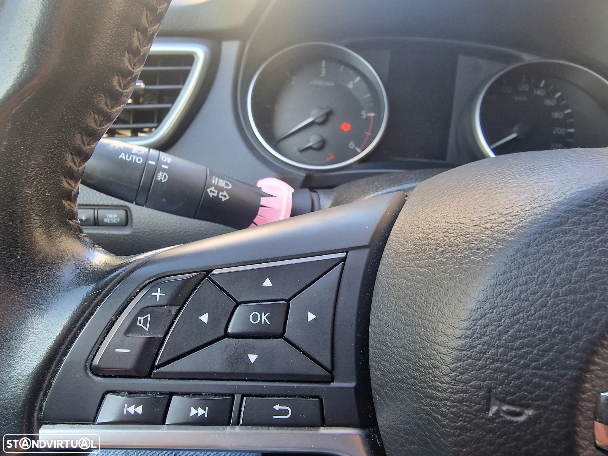 Nissan Qashqai 1.5 dCi N-Connecta - 19