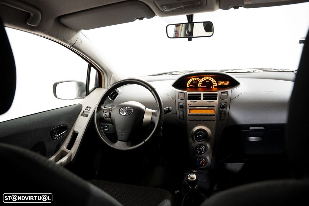 Toyota Yaris 1.0 VVT-i Sol+AC - 4