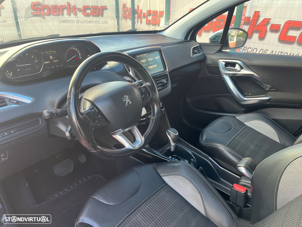 Peugeot 2008 PureTech 110 Stop&Start EAT6 Allure - 9