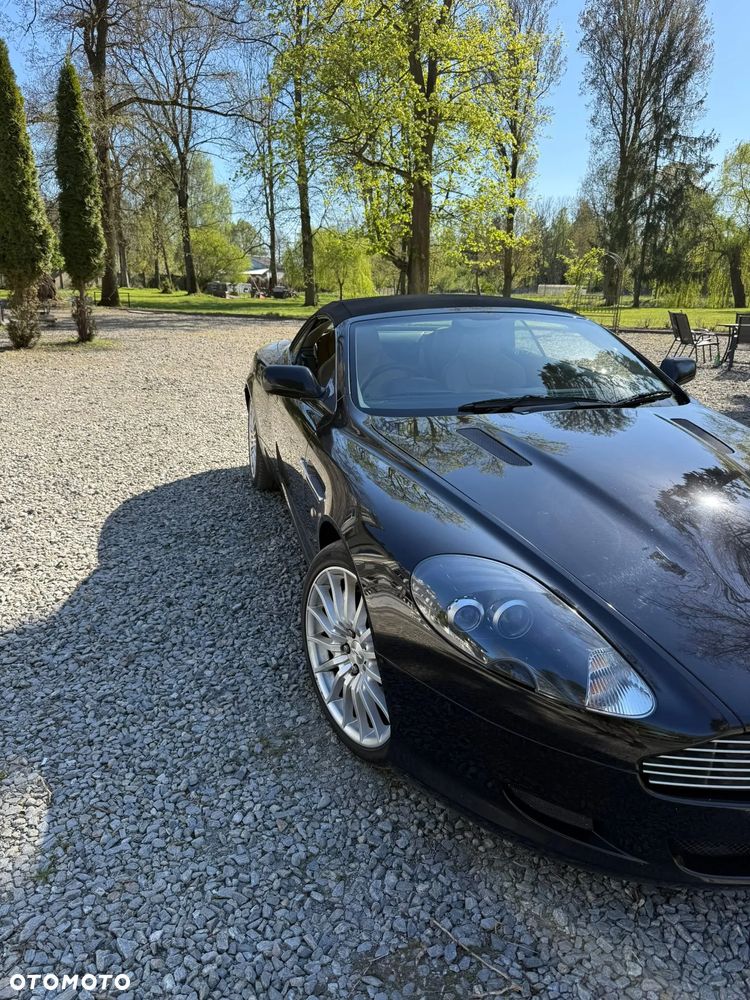 Aston Martin DB9 Standard - 2