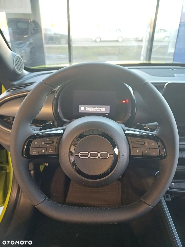 Fiat 600 1.2 Turbo Sport eDCT - 6