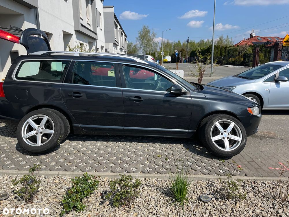 Volvo V70 D2 Summum - 3